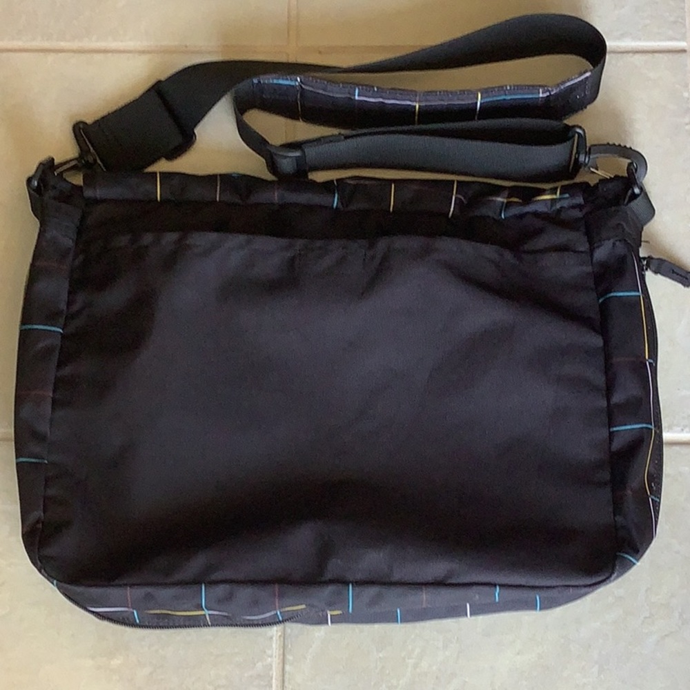 Burton Crossbody / Shoulder Messenger Bag - Picture 2 of 14
